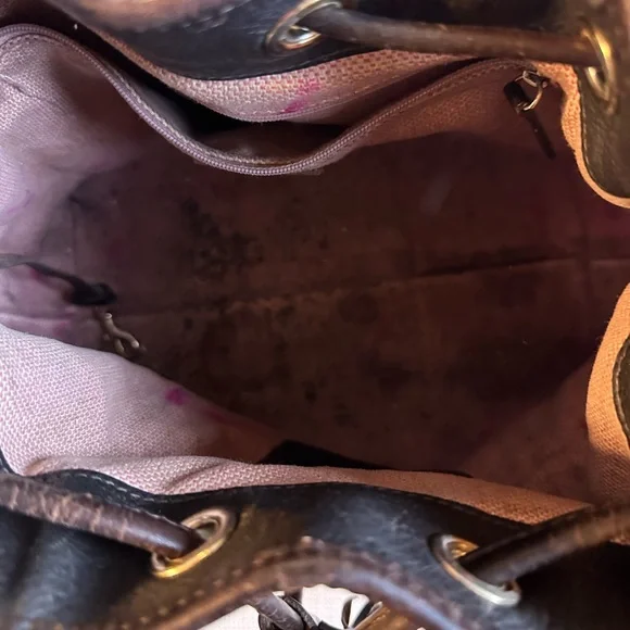 Dooney & Bourke leather brown bucket bag. Pre-loved - Picture 10 of 12